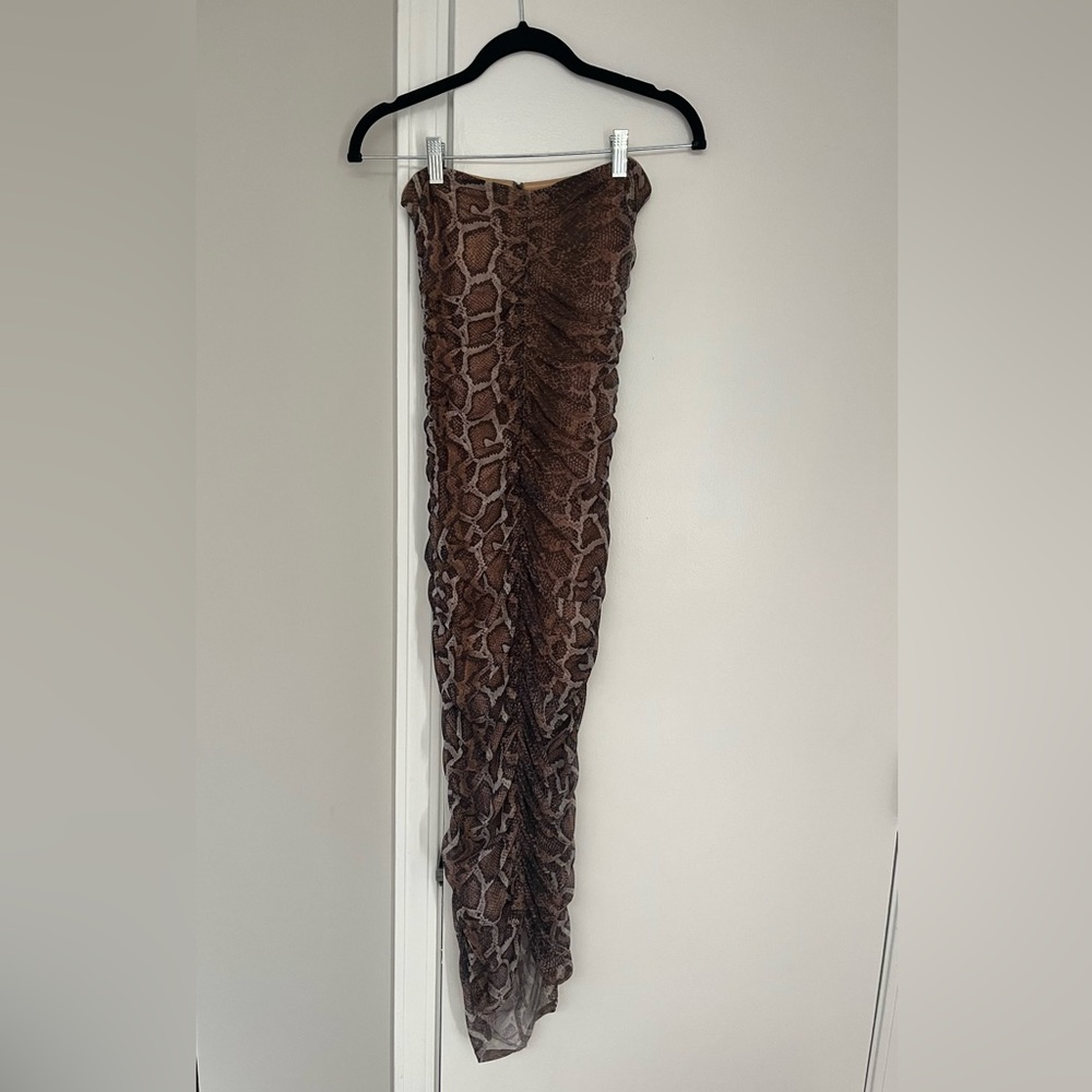 Snake print tube midi dress!